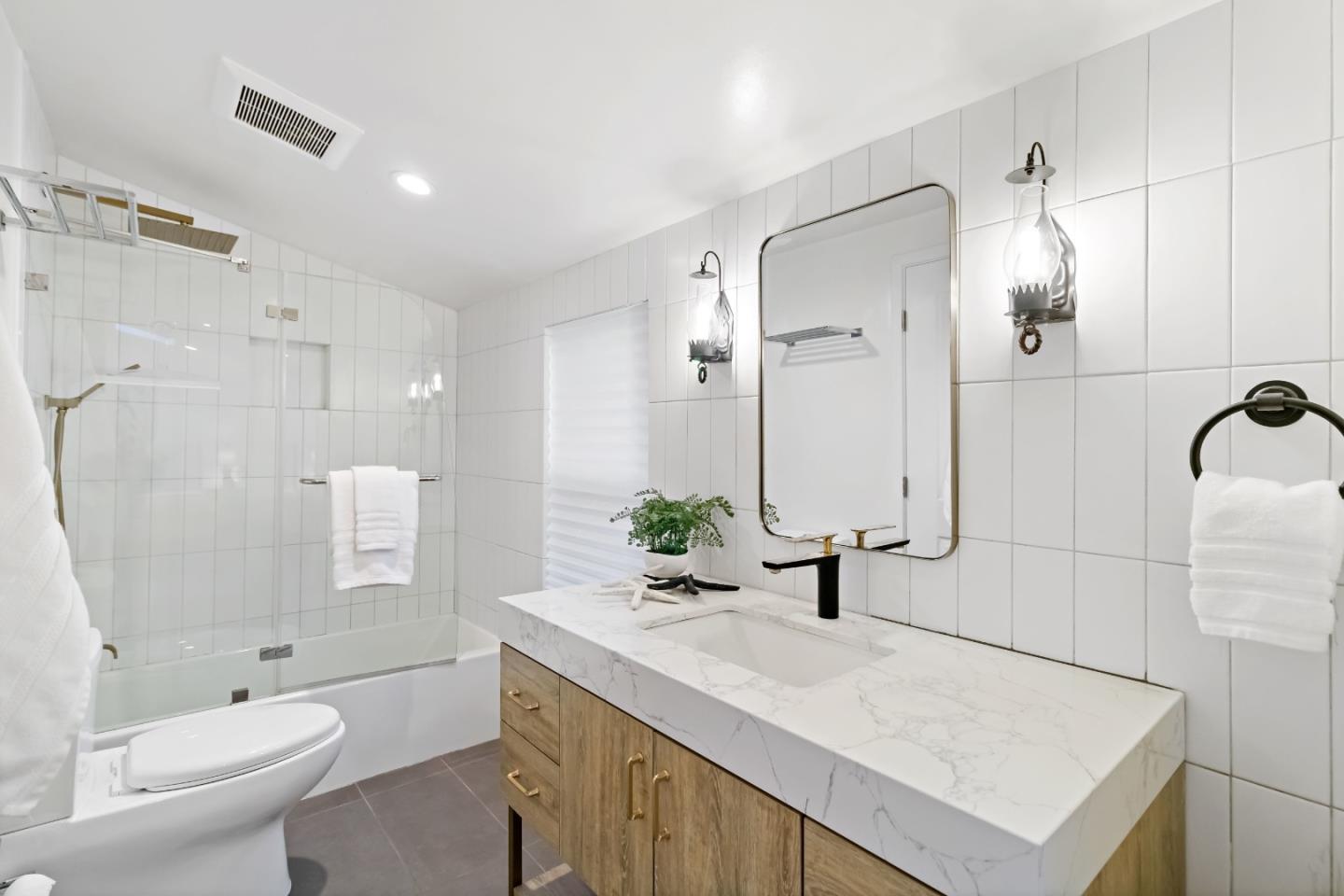 Detail Gallery Image 49 of 79 For 2030 Sand Hill Rd, Menlo Park,  CA 94025 - 3 Beds | 2/1 Baths