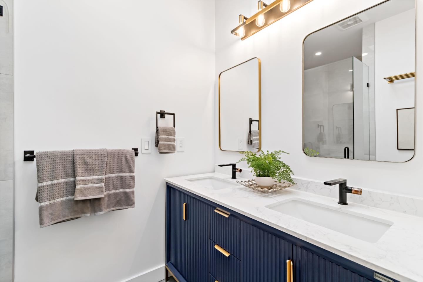 Detail Gallery Image 55 of 79 For 2030 Sand Hill Rd, Menlo Park,  CA 94025 - 3 Beds | 2/1 Baths
