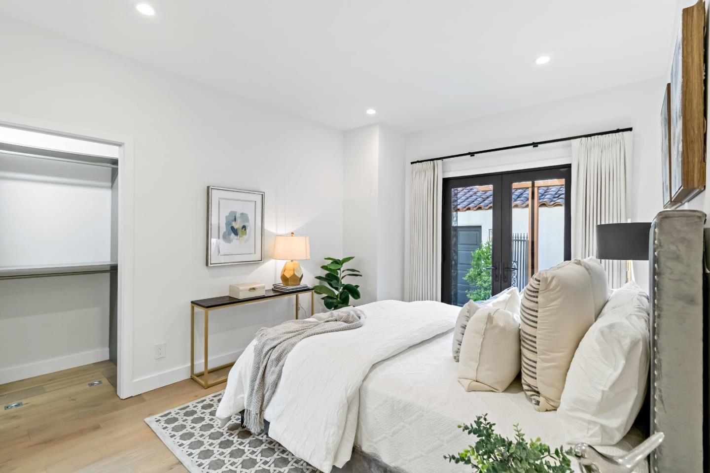 Detail Gallery Image 56 of 79 For 2030 Sand Hill Rd, Menlo Park,  CA 94025 - 3 Beds | 2/1 Baths