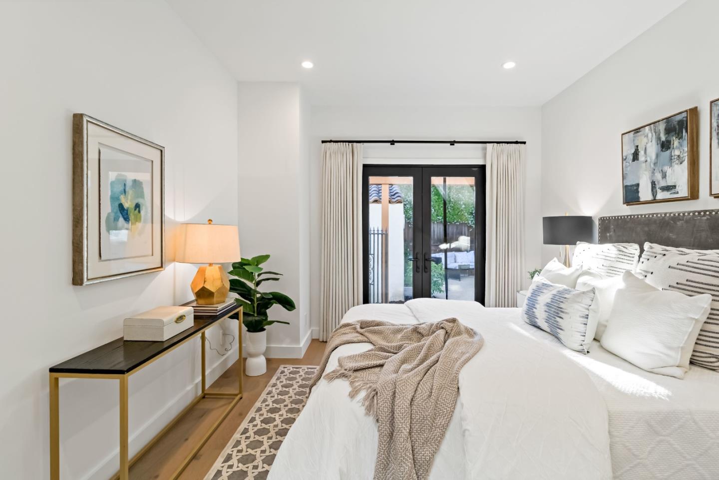 Detail Gallery Image 57 of 79 For 2030 Sand Hill Rd, Menlo Park,  CA 94025 - 3 Beds | 2/1 Baths