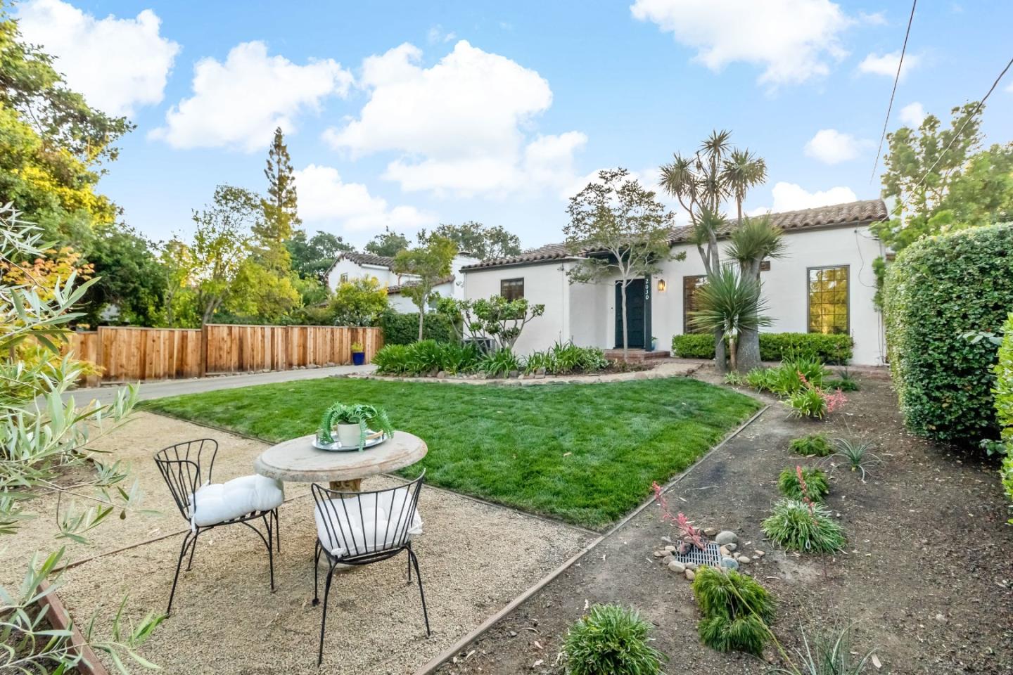 Detail Gallery Image 65 of 79 For 2030 Sand Hill Rd, Menlo Park,  CA 94025 - 3 Beds | 2/1 Baths