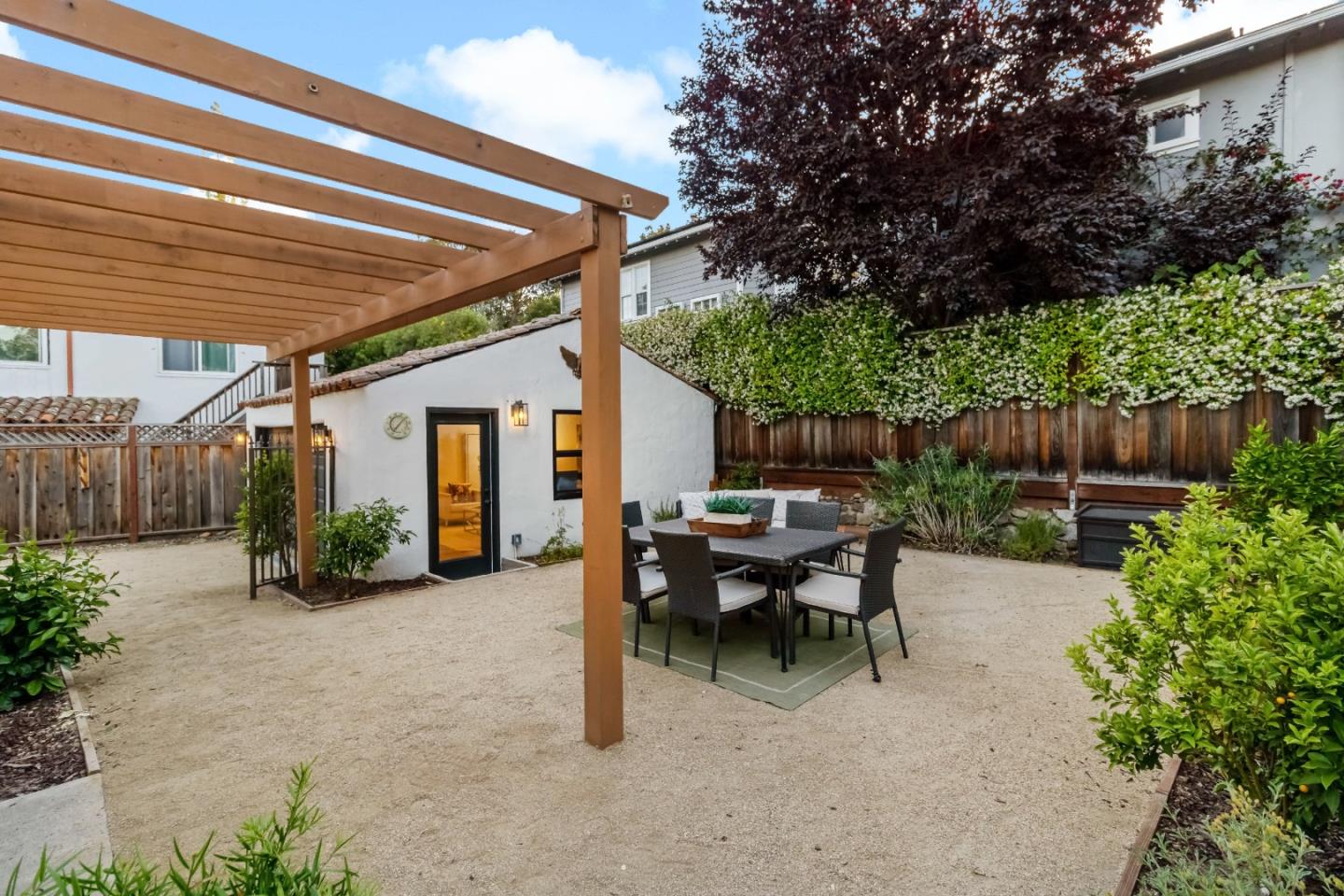 Detail Gallery Image 74 of 79 For 2030 Sand Hill Rd, Menlo Park,  CA 94025 - 3 Beds | 2/1 Baths