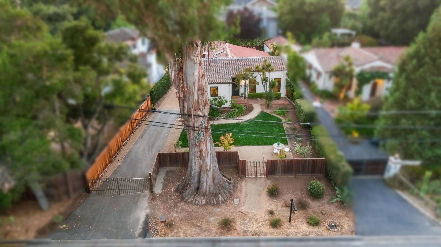 Detail Gallery Image 9 of 79 For 2030 Sand Hill Rd, Menlo Park,  CA 94025 - 3 Beds | 2/1 Baths