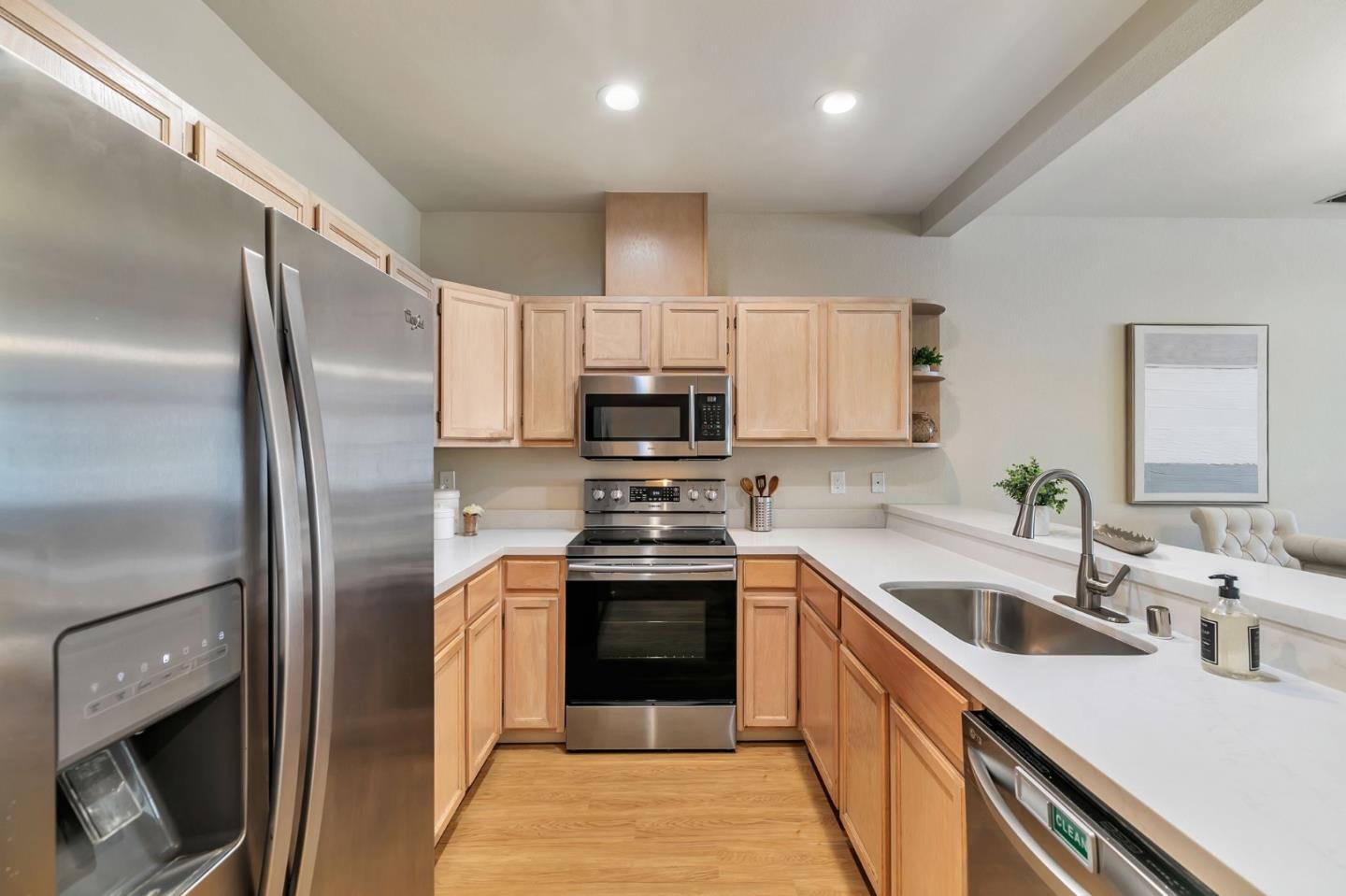 Detail Gallery Image 16 of 46 For 3637 Cabernet Vineyards Cir, San Jose,  CA 95117 - 2 Beds | 2/1 Baths
