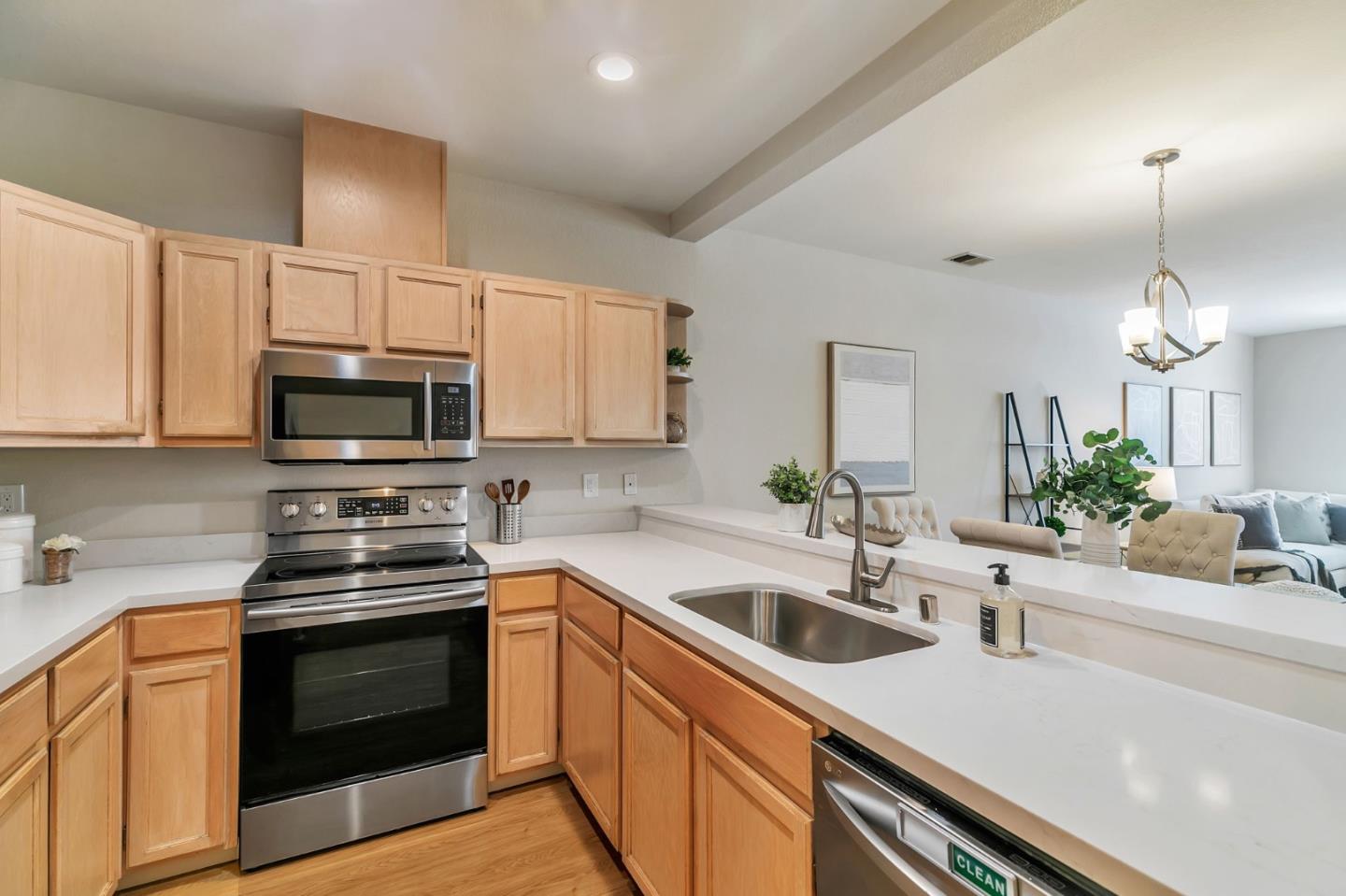 Detail Gallery Image 20 of 46 For 3637 Cabernet Vineyards Cir, San Jose,  CA 95117 - 2 Beds | 2/1 Baths