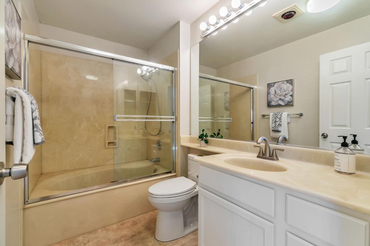 Detail Gallery Image 34 of 46 For 3637 Cabernet Vineyards Cir, San Jose,  CA 95117 - 2 Beds | 2/1 Baths