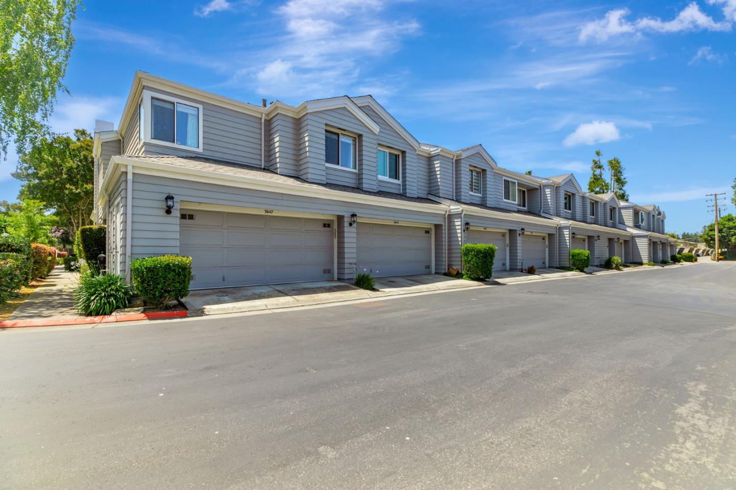 Detail Gallery Image 35 of 46 For 3637 Cabernet Vineyards Cir, San Jose,  CA 95117 - 2 Beds | 2/1 Baths