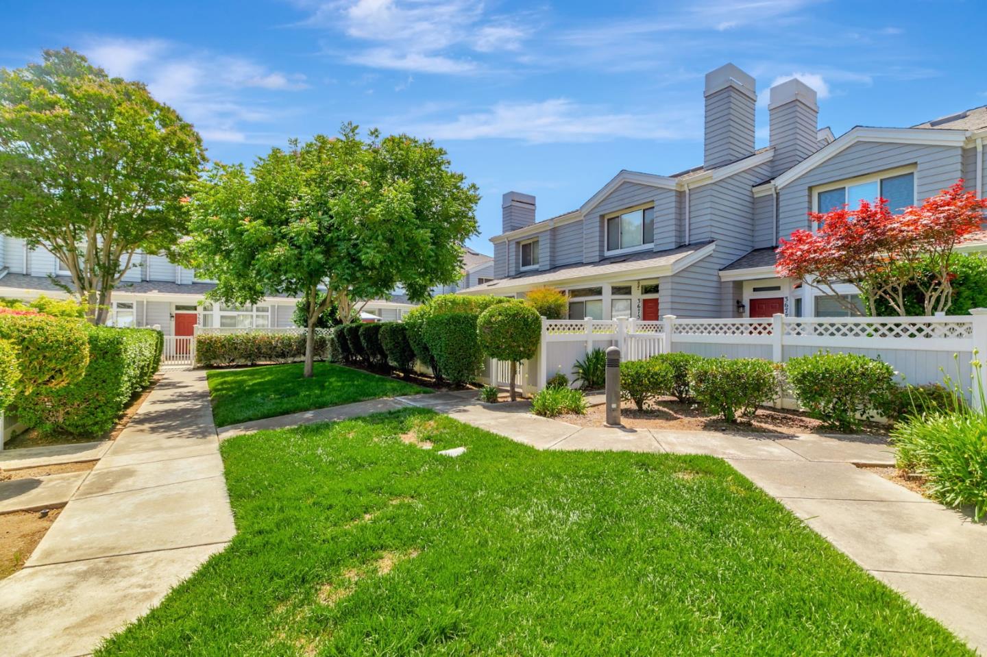 Detail Gallery Image 41 of 46 For 3637 Cabernet Vineyards Cir, San Jose,  CA 95117 - 2 Beds | 2/1 Baths