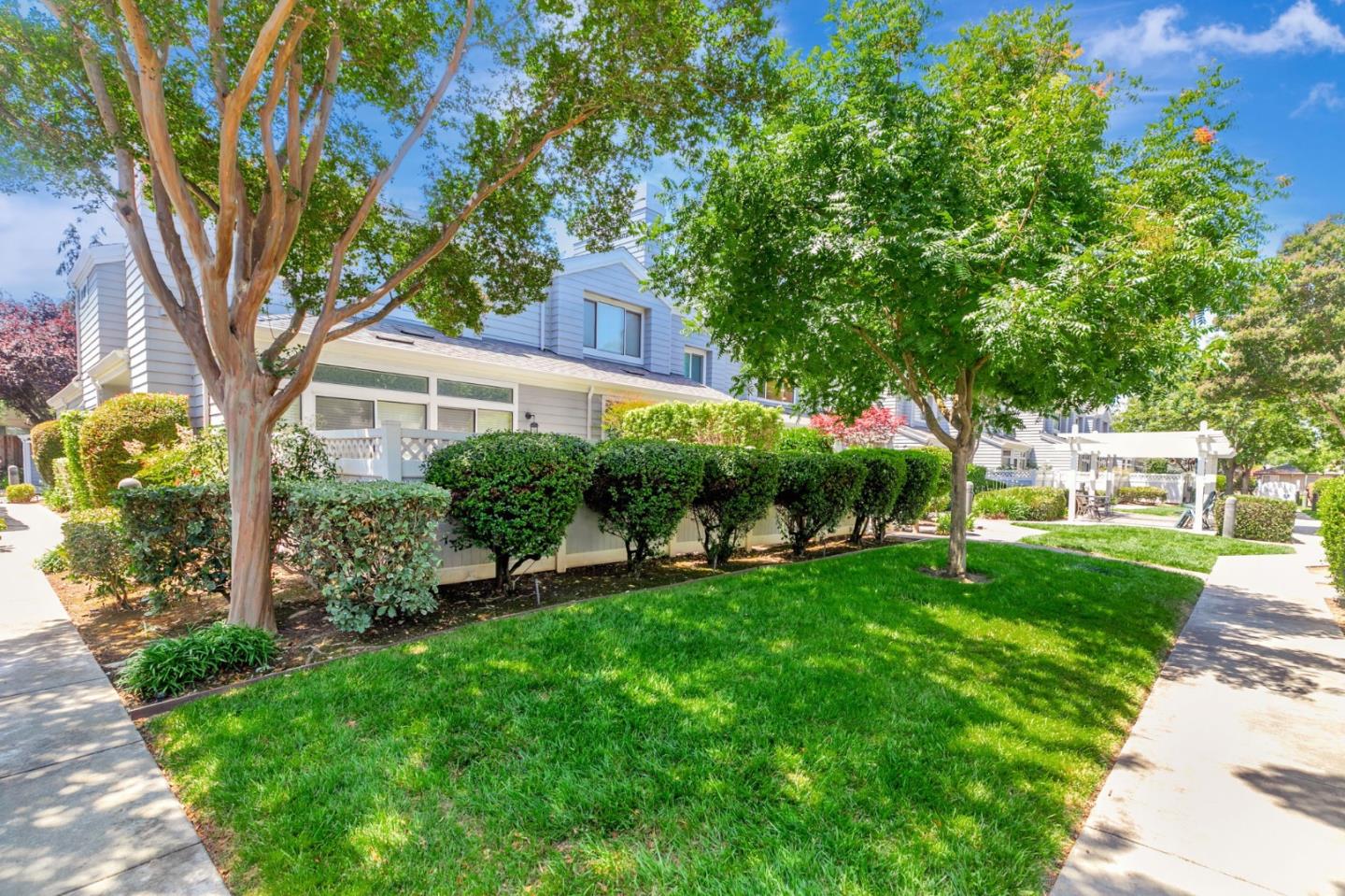 Detail Gallery Image 43 of 46 For 3637 Cabernet Vineyards Cir, San Jose,  CA 95117 - 2 Beds | 2/1 Baths