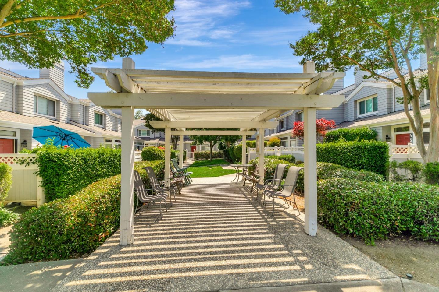 Detail Gallery Image 44 of 46 For 3637 Cabernet Vineyards Cir, San Jose,  CA 95117 - 2 Beds | 2/1 Baths