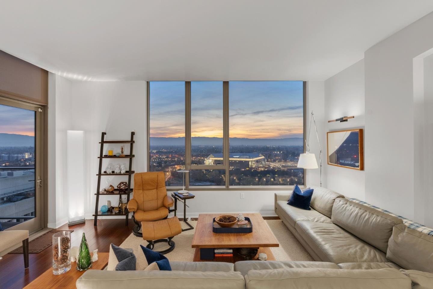 Detail Gallery Image 11 of 45 For 38 N Almaden Blvd #2007,  San Jose,  CA 95110 - 3 Beds | 2 Baths