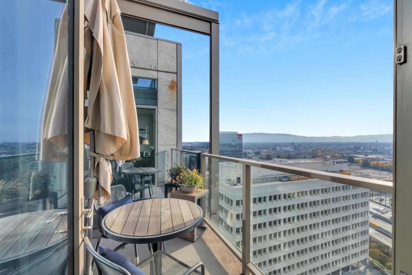 Detail Gallery Image 6 of 45 For 38 N Almaden Blvd #2007,  San Jose,  CA 95110 - 3 Beds | 2 Baths
