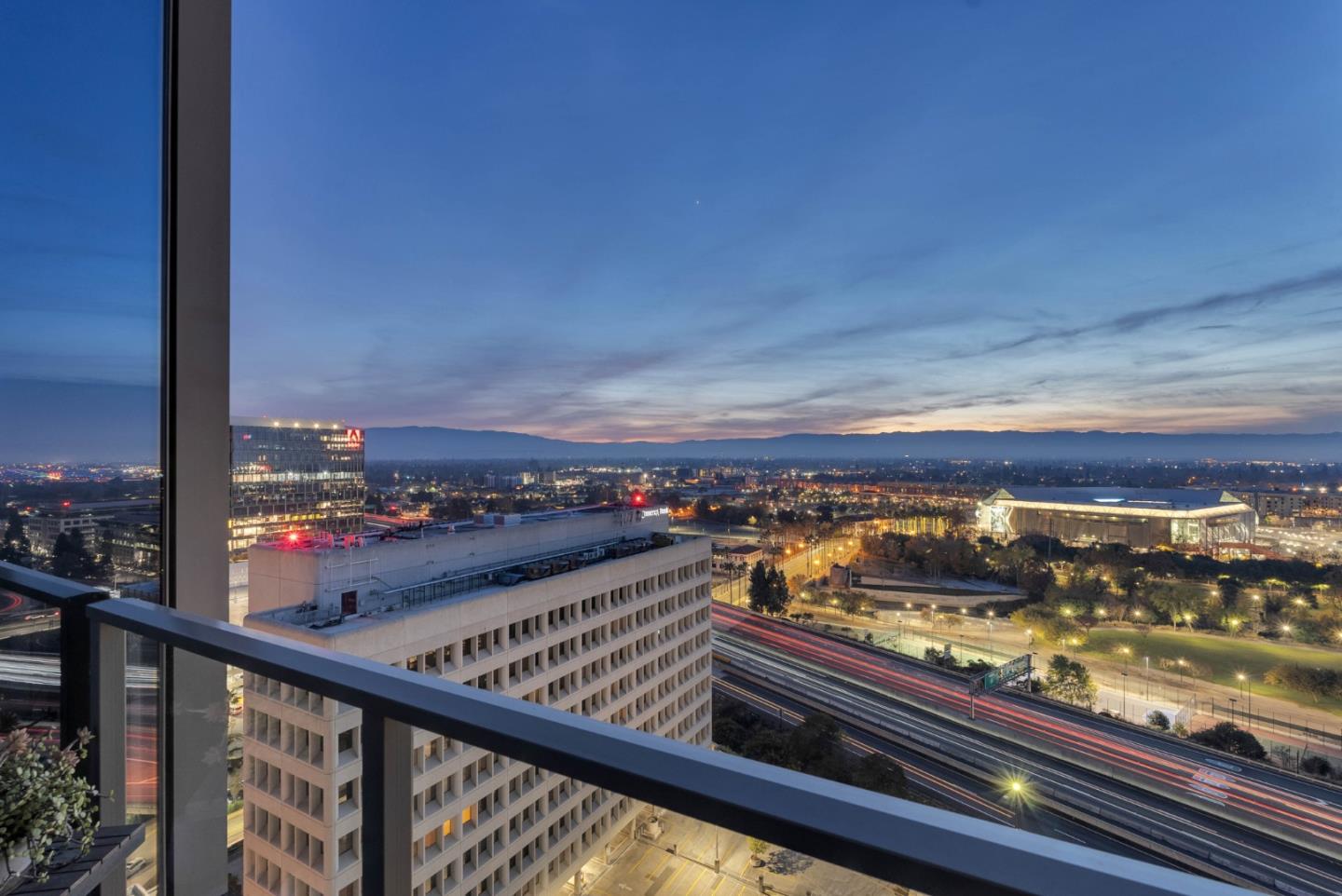 Detail Gallery Image 8 of 45 For 38 N Almaden Blvd #2007,  San Jose,  CA 95110 - 3 Beds | 2 Baths