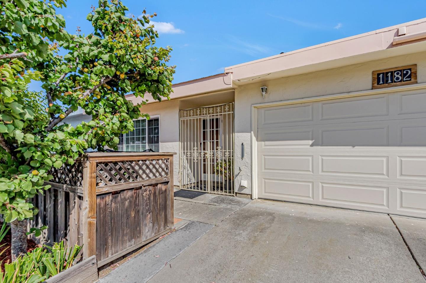 Detail Gallery Image 3 of 20 For 1182 Turtlerock Dr, San Jose,  CA 95122 - 3 Beds | 2 Baths