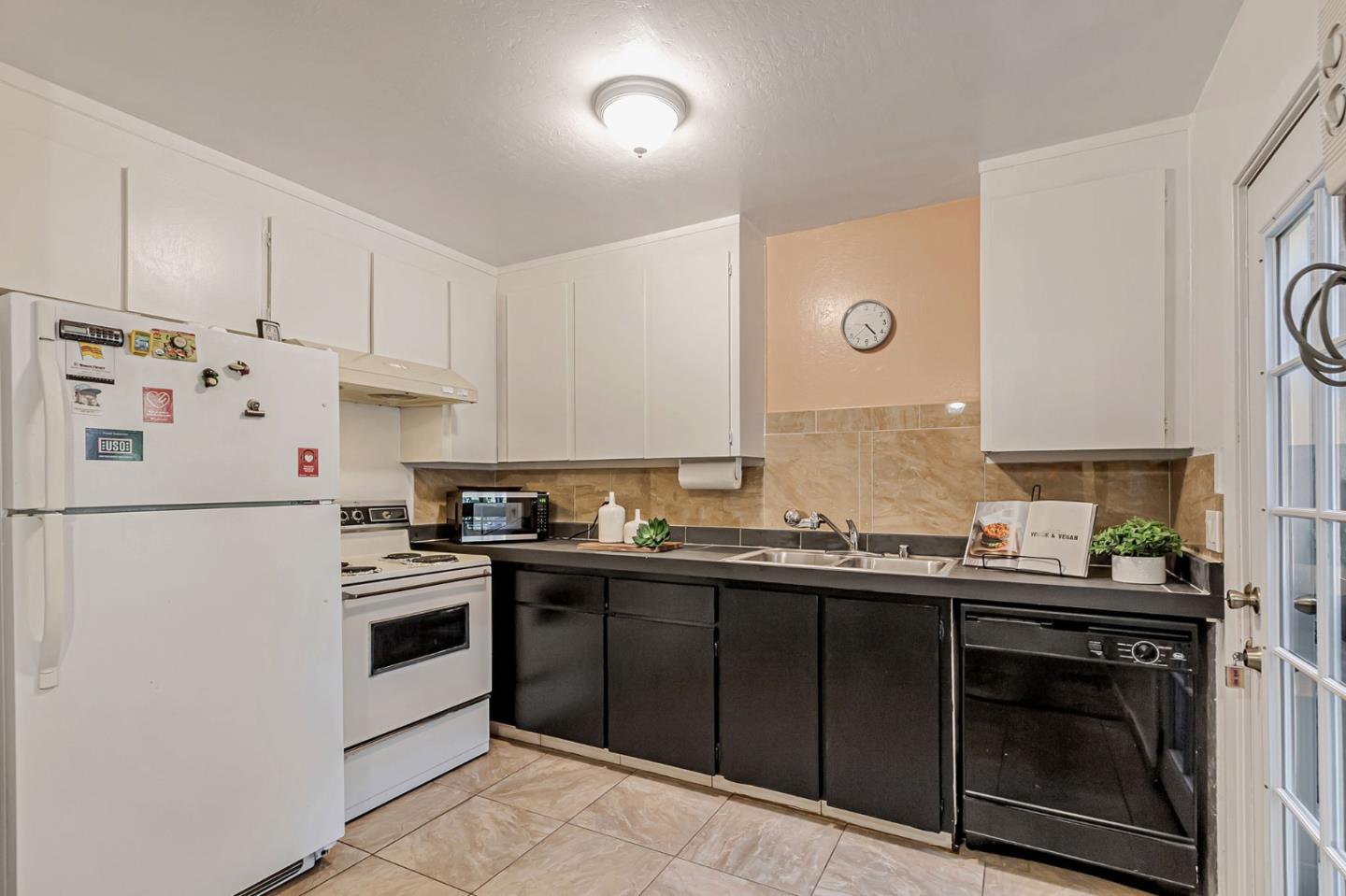 Detail Gallery Image 9 of 20 For 1182 Turtlerock Dr, San Jose,  CA 95122 - 3 Beds | 2 Baths