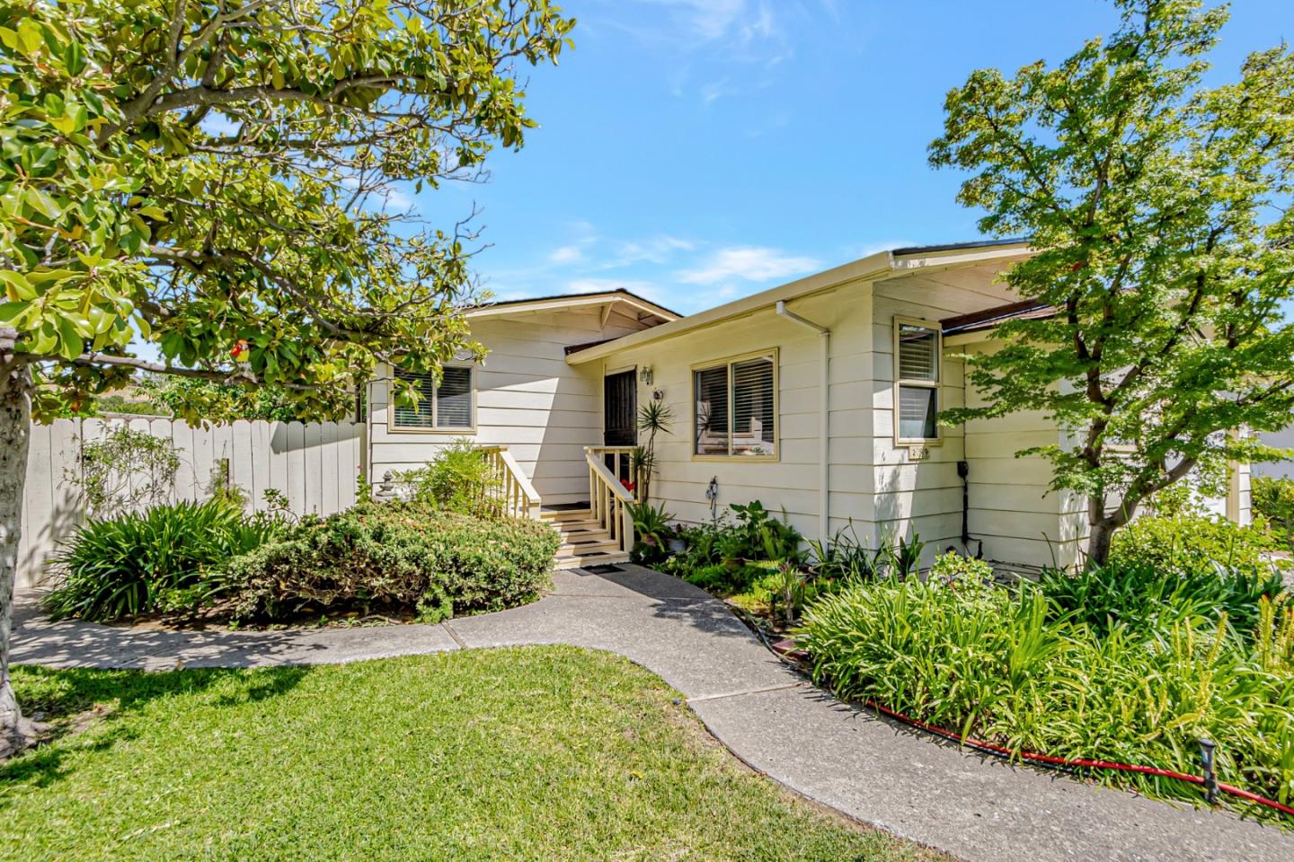 Detail Gallery Image 2 of 38 For 259 Mountain Springs Dr #259,  San Jose,  CA 95136 - 2 Beds | 2 Baths