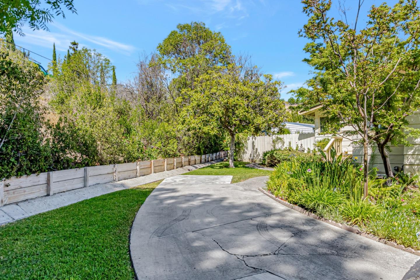 Detail Gallery Image 5 of 38 For 259 Mountain Springs Dr #259,  San Jose,  CA 95136 - 2 Beds | 2 Baths