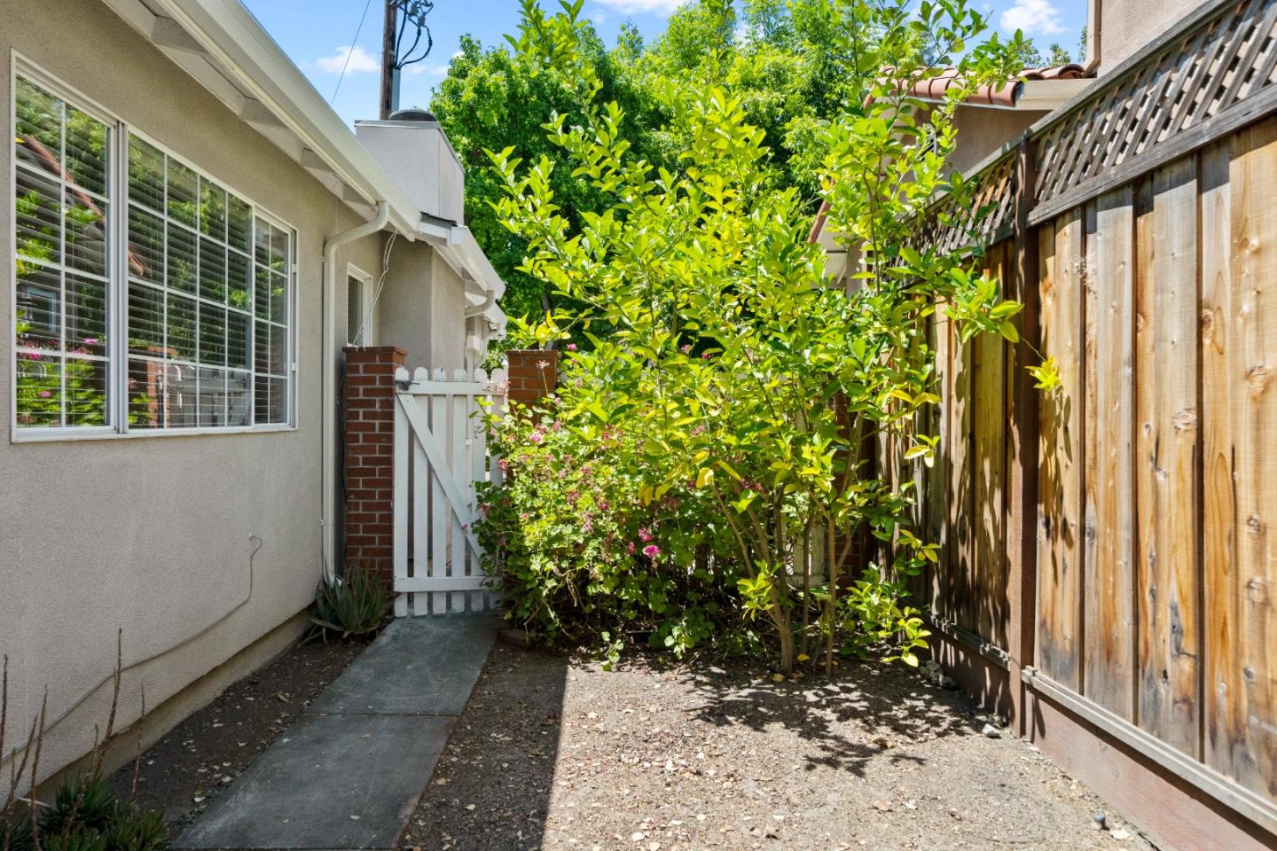 Detail Gallery Image 38 of 76 For 1394 Randol Ave, San Jose,  CA 95126 - 3 Beds | 2 Baths