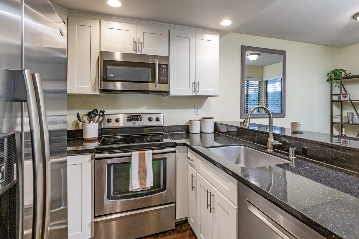 Detail Gallery Image 10 of 26 For 643 Yolo Ct, San Jose,  CA 95136 - 2 Beds | 2 Baths