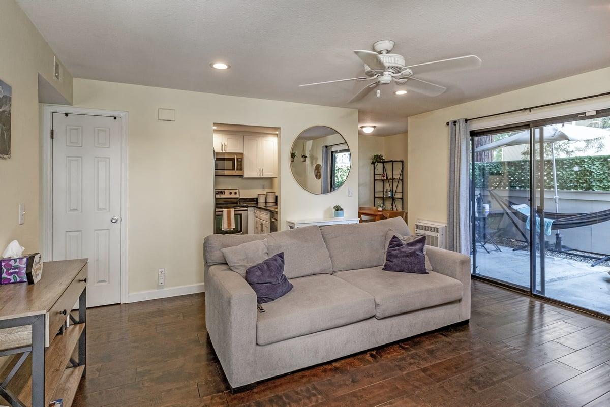 Detail Gallery Image 7 of 26 For 643 Yolo Ct, San Jose,  CA 95136 - 2 Beds | 2 Baths