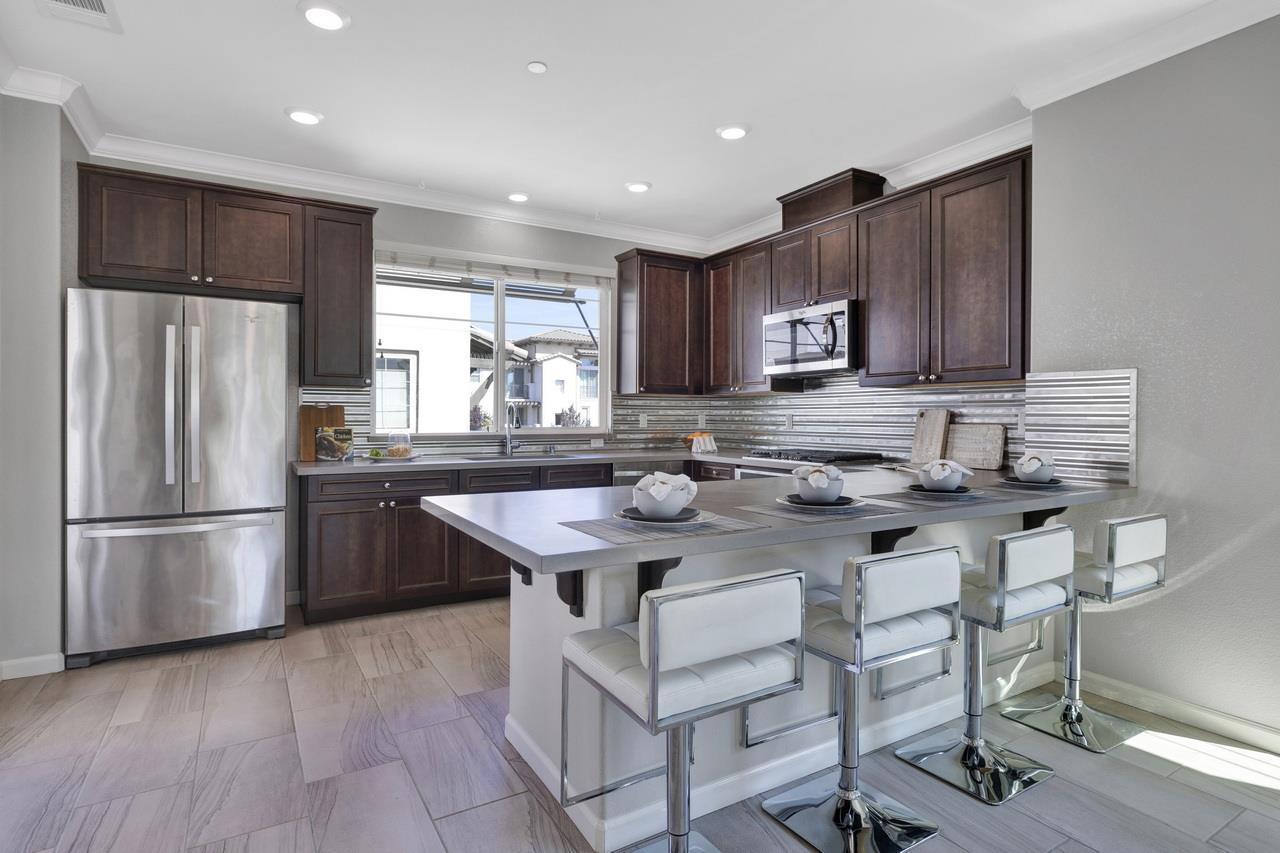 Detail Gallery Image 15 of 64 For 3079 Manuel Loop, San Jose,  CA 95136 - 4 Beds | 3/1 Baths