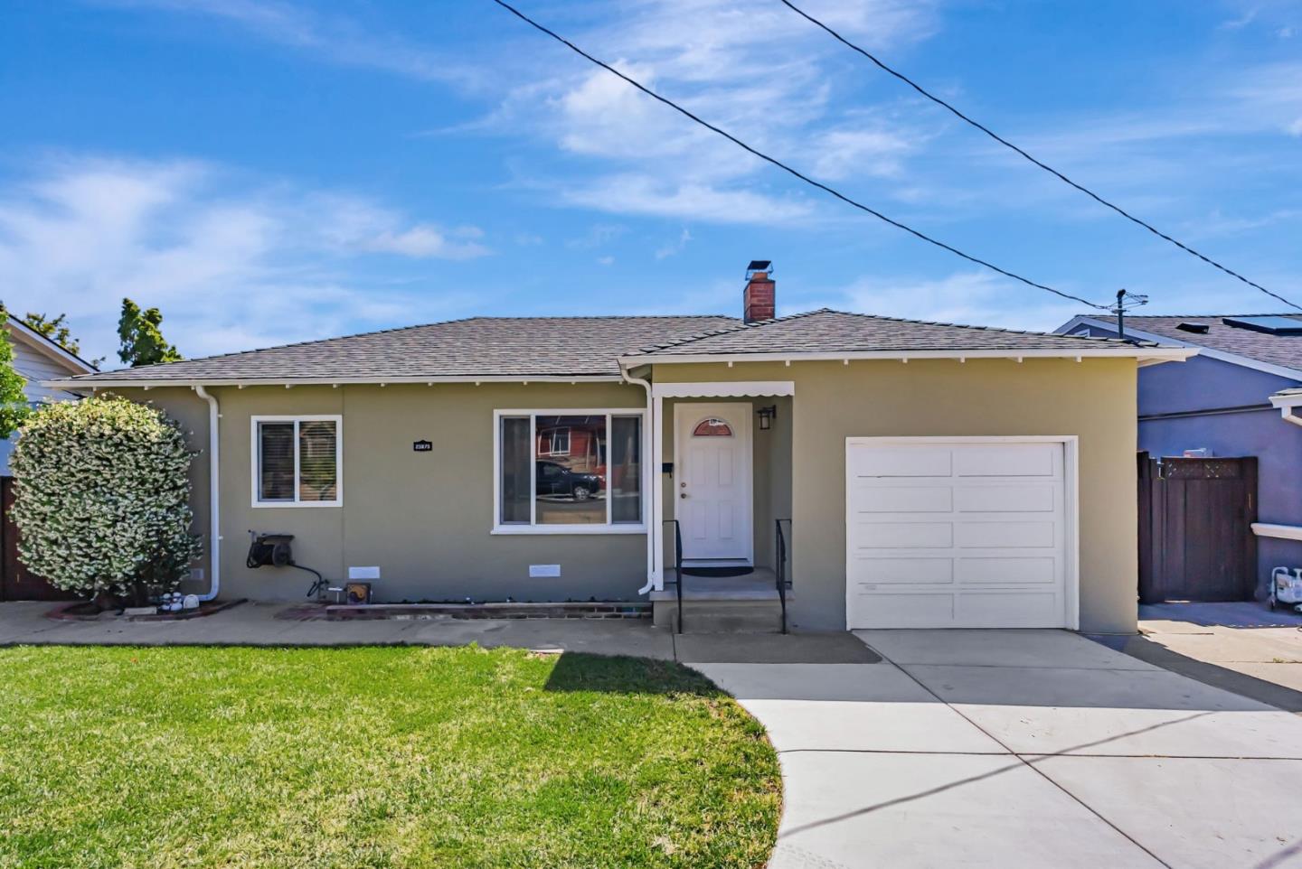 Detail Gallery Image 2 of 22 For 25875 Bel Aire Dr, Hayward,  CA 94542 - 2 Beds | 1 Baths