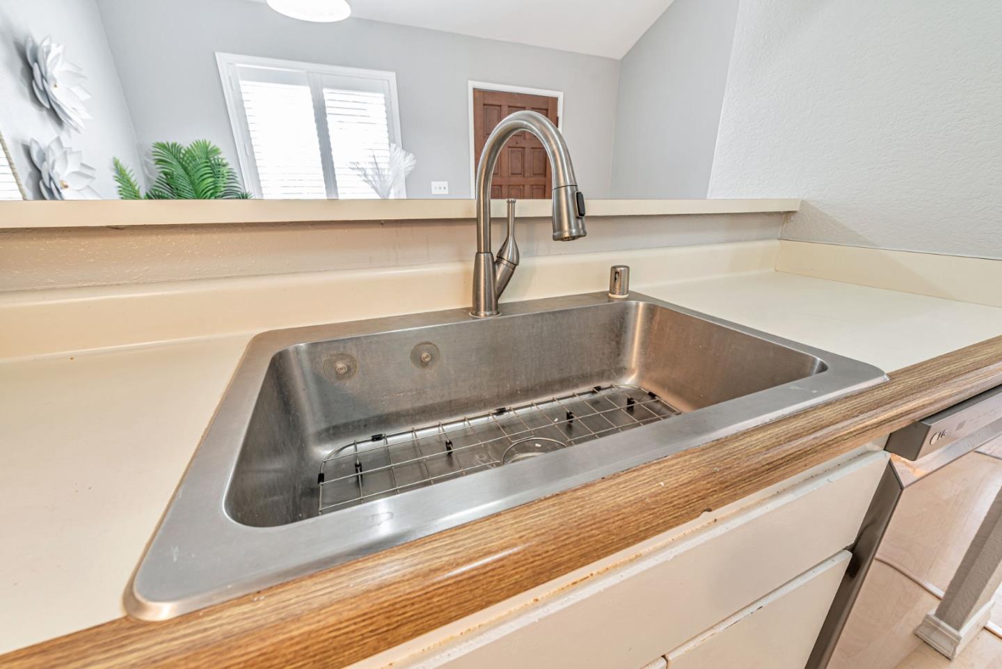 Detail Gallery Image 12 of 30 For 432 Coyote Creek Cir, San Jose,  CA 95116 - 1 Beds | 1 Baths