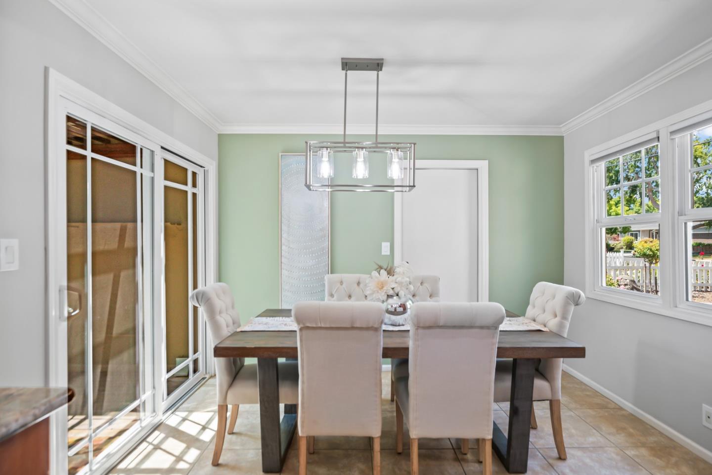 Detail Gallery Image 12 of 29 For 1380 Lillian Ave, Sunnyvale,  CA 94087 - 2 Beds | 1 Baths