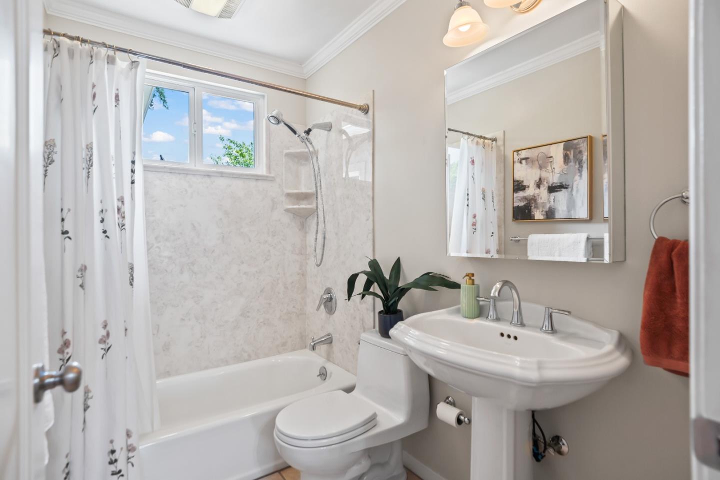 Detail Gallery Image 15 of 29 For 1380 Lillian Ave, Sunnyvale,  CA 94087 - 2 Beds | 1 Baths