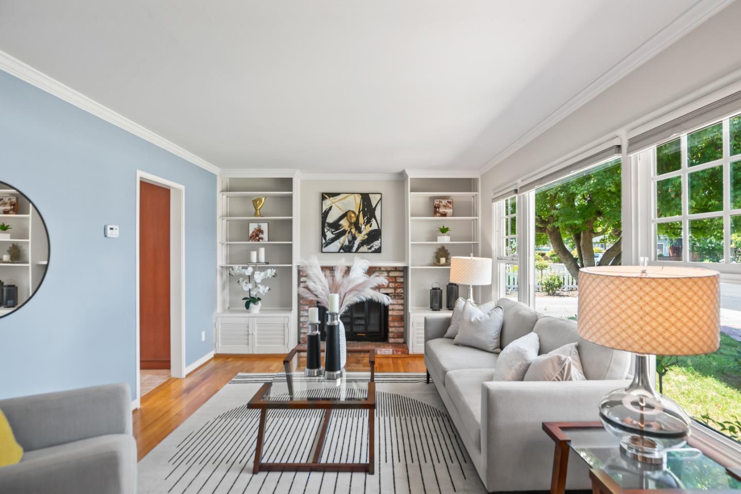 Detail Gallery Image 4 of 29 For 1380 Lillian Ave, Sunnyvale,  CA 94087 - 2 Beds | 1 Baths