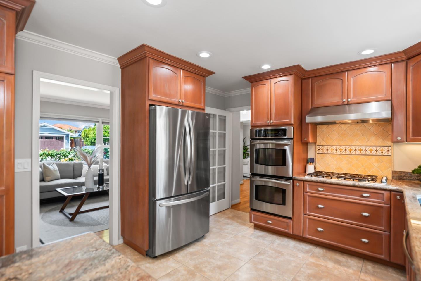 Detail Gallery Image 9 of 29 For 1380 Lillian Ave, Sunnyvale,  CA 94087 - 2 Beds | 1 Baths