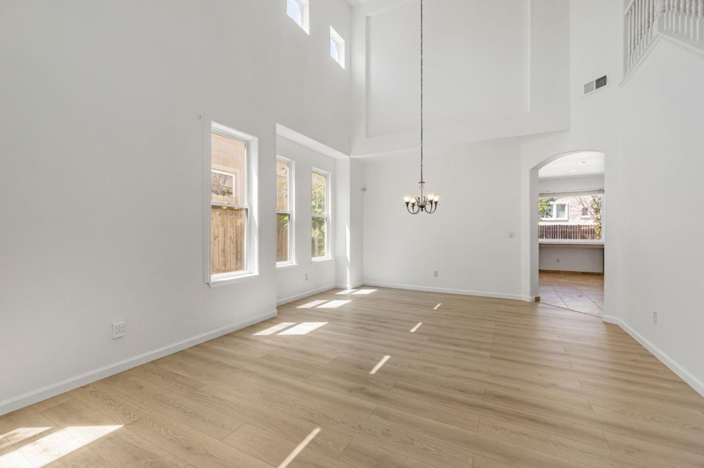 Detail Gallery Image 10 of 51 For 2636 Yorkshire Dr, Antioch,  CA 94531 - 4 Beds | 2/1 Baths
