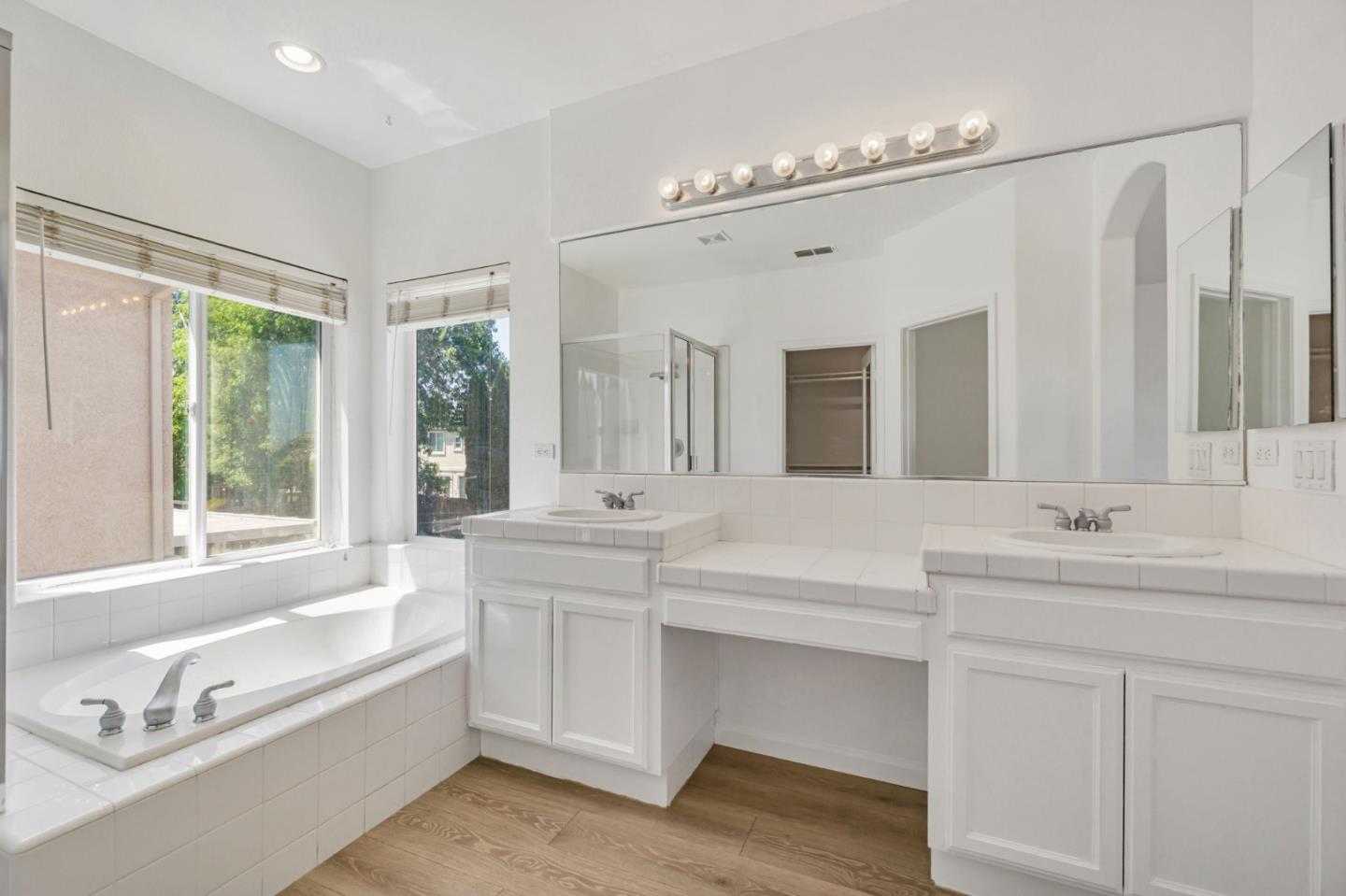Detail Gallery Image 14 of 51 For 2636 Yorkshire Dr, Antioch,  CA 94531 - 4 Beds | 2/1 Baths