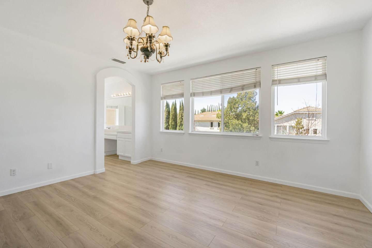 Detail Gallery Image 18 of 51 For 2636 Yorkshire Dr, Antioch,  CA 94531 - 4 Beds | 2/1 Baths