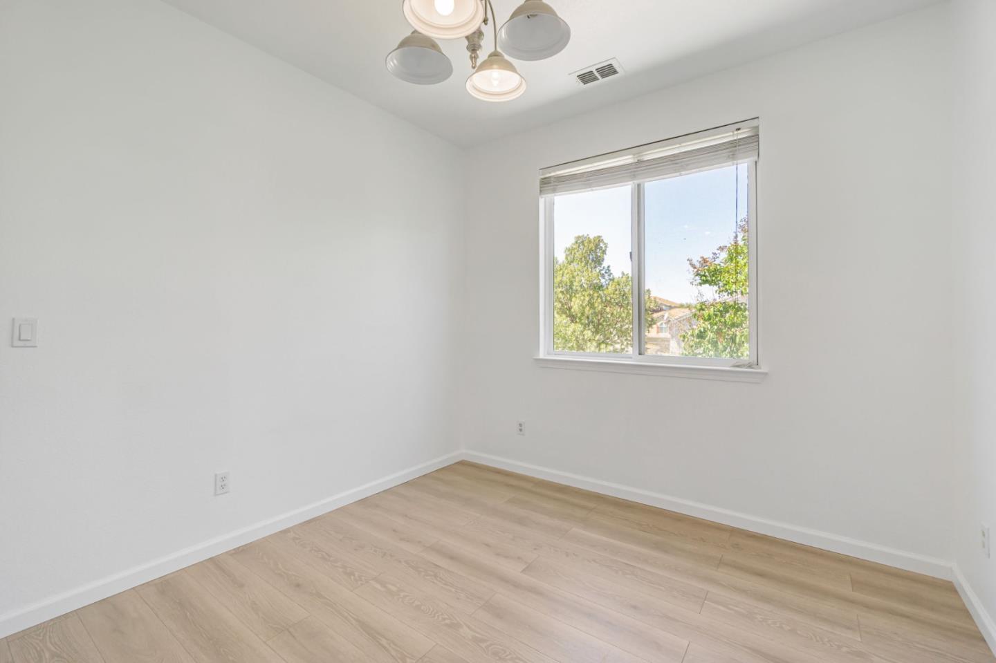 Detail Gallery Image 22 of 51 For 2636 Yorkshire Dr, Antioch,  CA 94531 - 4 Beds | 2/1 Baths
