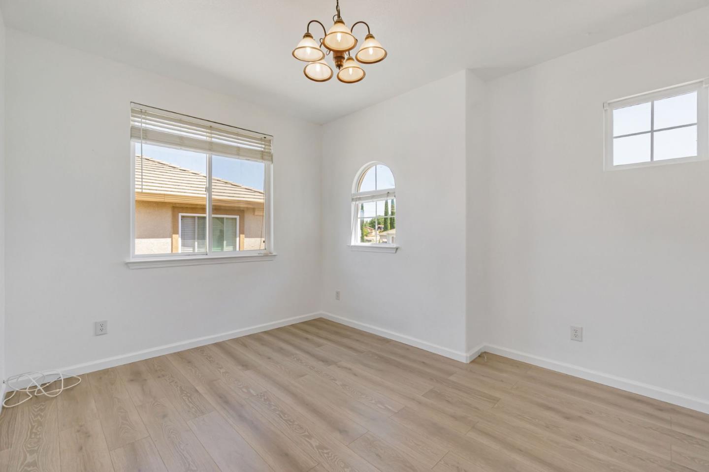 Detail Gallery Image 32 of 51 For 2636 Yorkshire Dr, Antioch,  CA 94531 - 4 Beds | 2/1 Baths