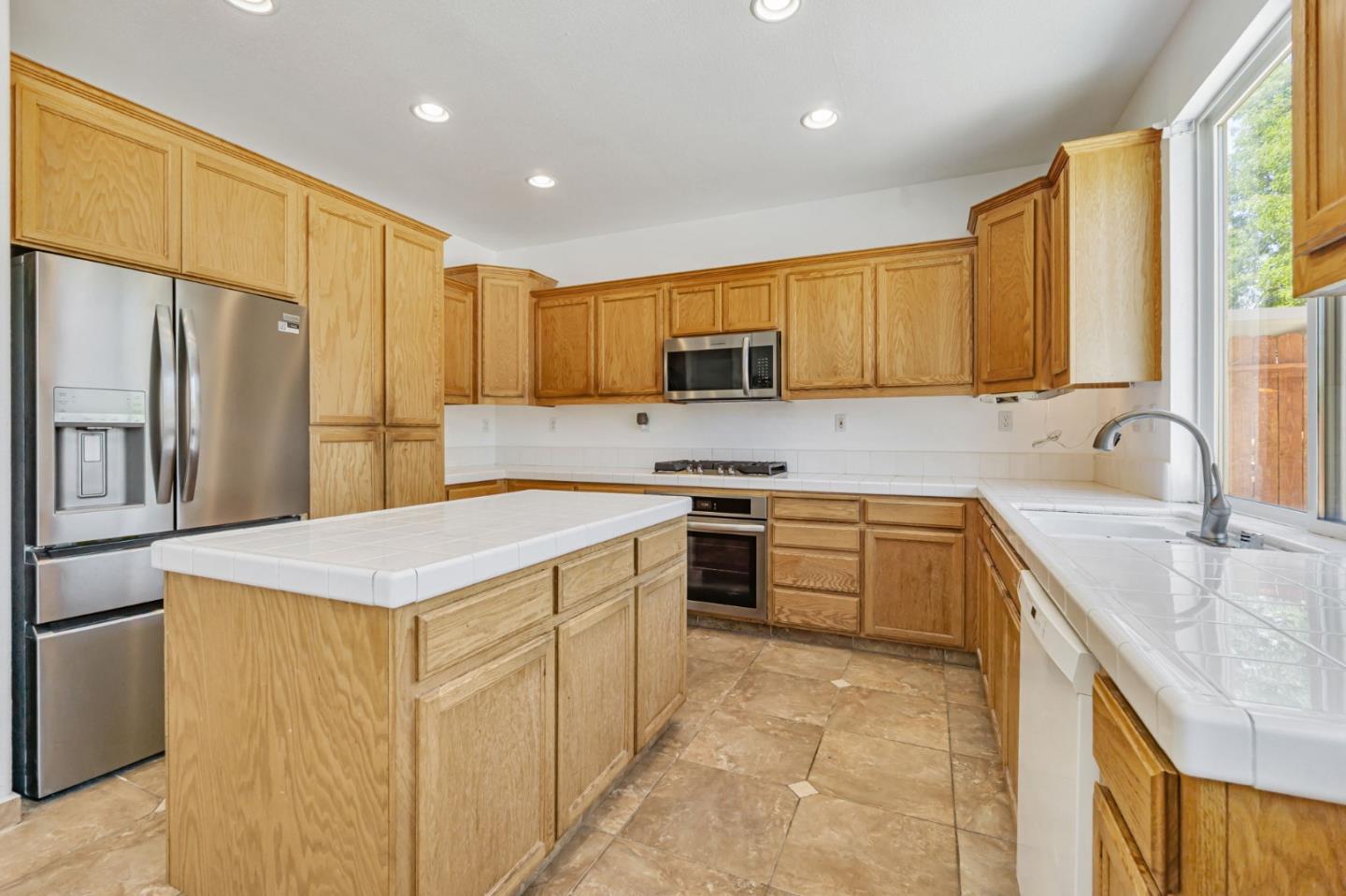 Detail Gallery Image 43 of 51 For 2636 Yorkshire Dr, Antioch,  CA 94531 - 4 Beds | 2/1 Baths
