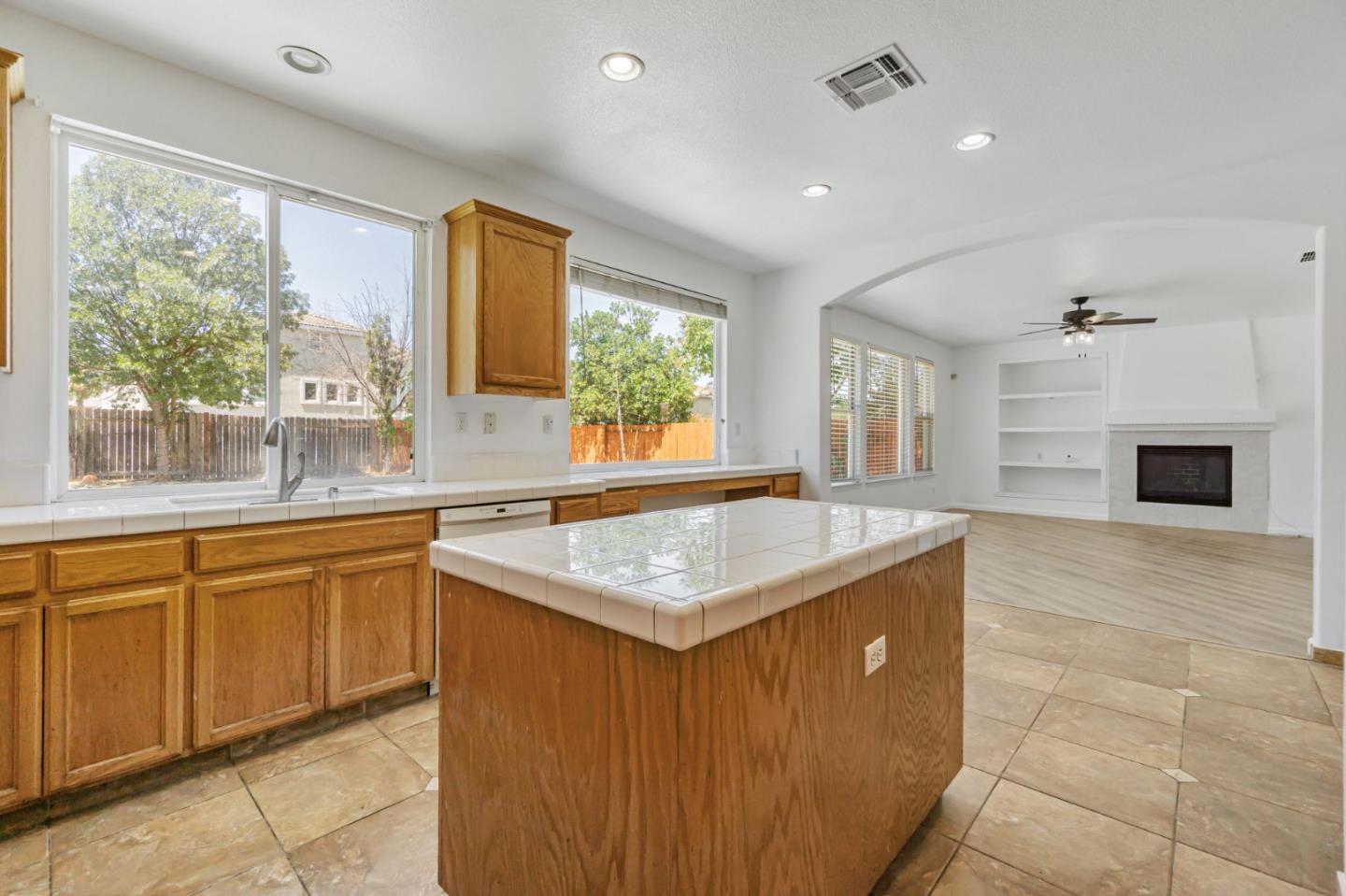Detail Gallery Image 45 of 51 For 2636 Yorkshire Dr, Antioch,  CA 94531 - 4 Beds | 2/1 Baths