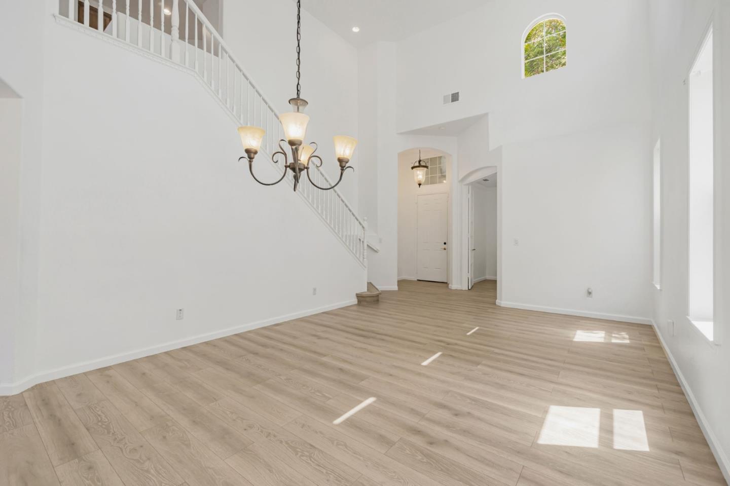 Detail Gallery Image 8 of 51 For 2636 Yorkshire Dr, Antioch,  CA 94531 - 4 Beds | 2/1 Baths