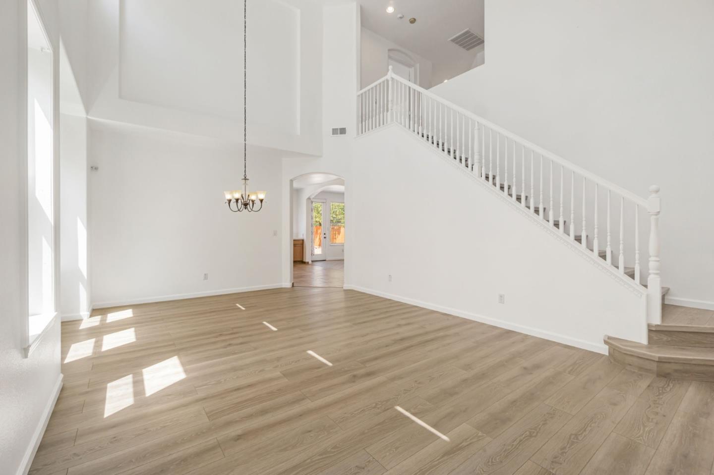 Detail Gallery Image 9 of 51 For 2636 Yorkshire Dr, Antioch,  CA 94531 - 4 Beds | 2/1 Baths