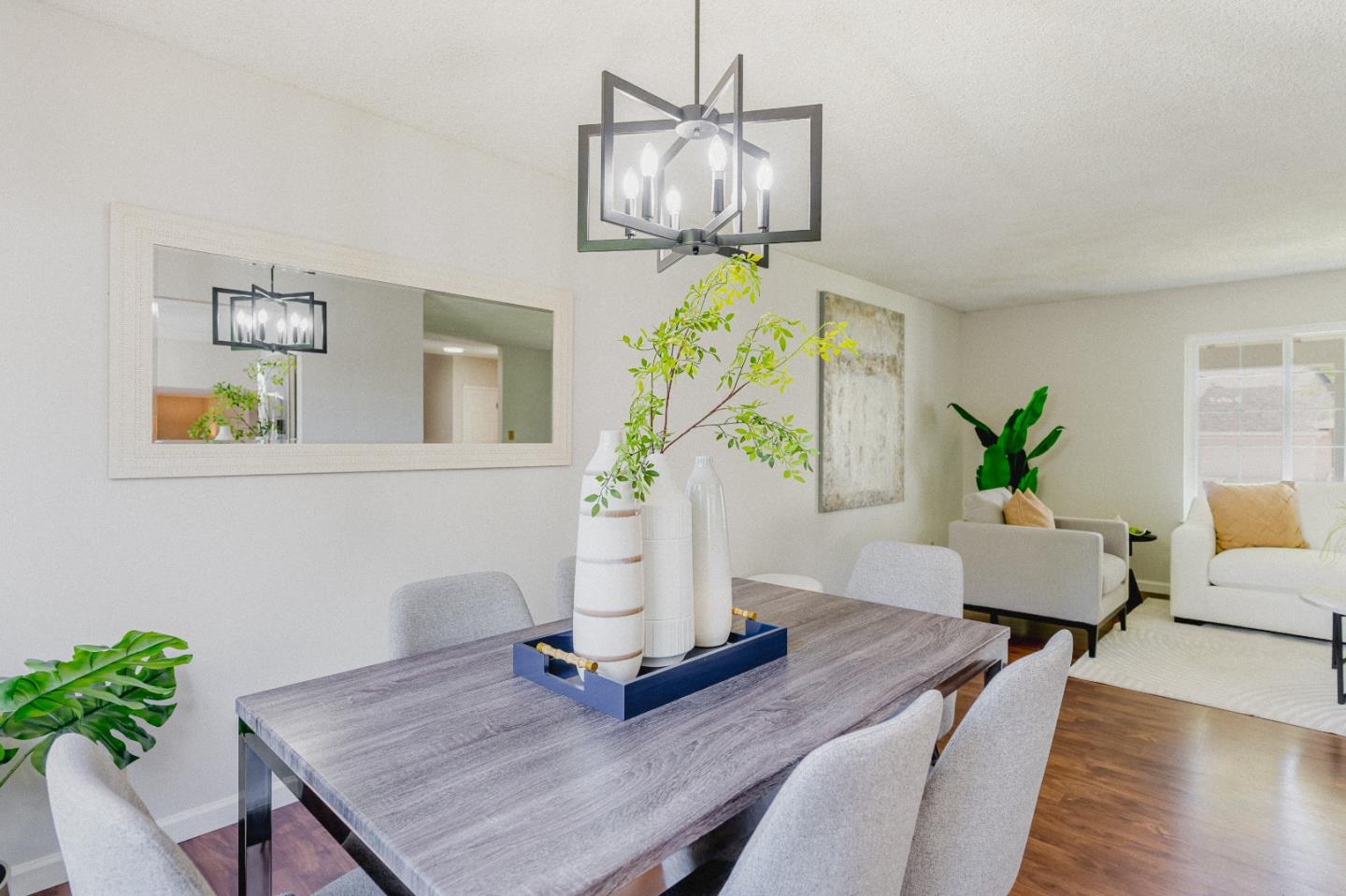 Detail Gallery Image 10 of 61 For 412 Bluefield Dr, San Jose,  CA 95136 - 4 Beds | 2/1 Baths