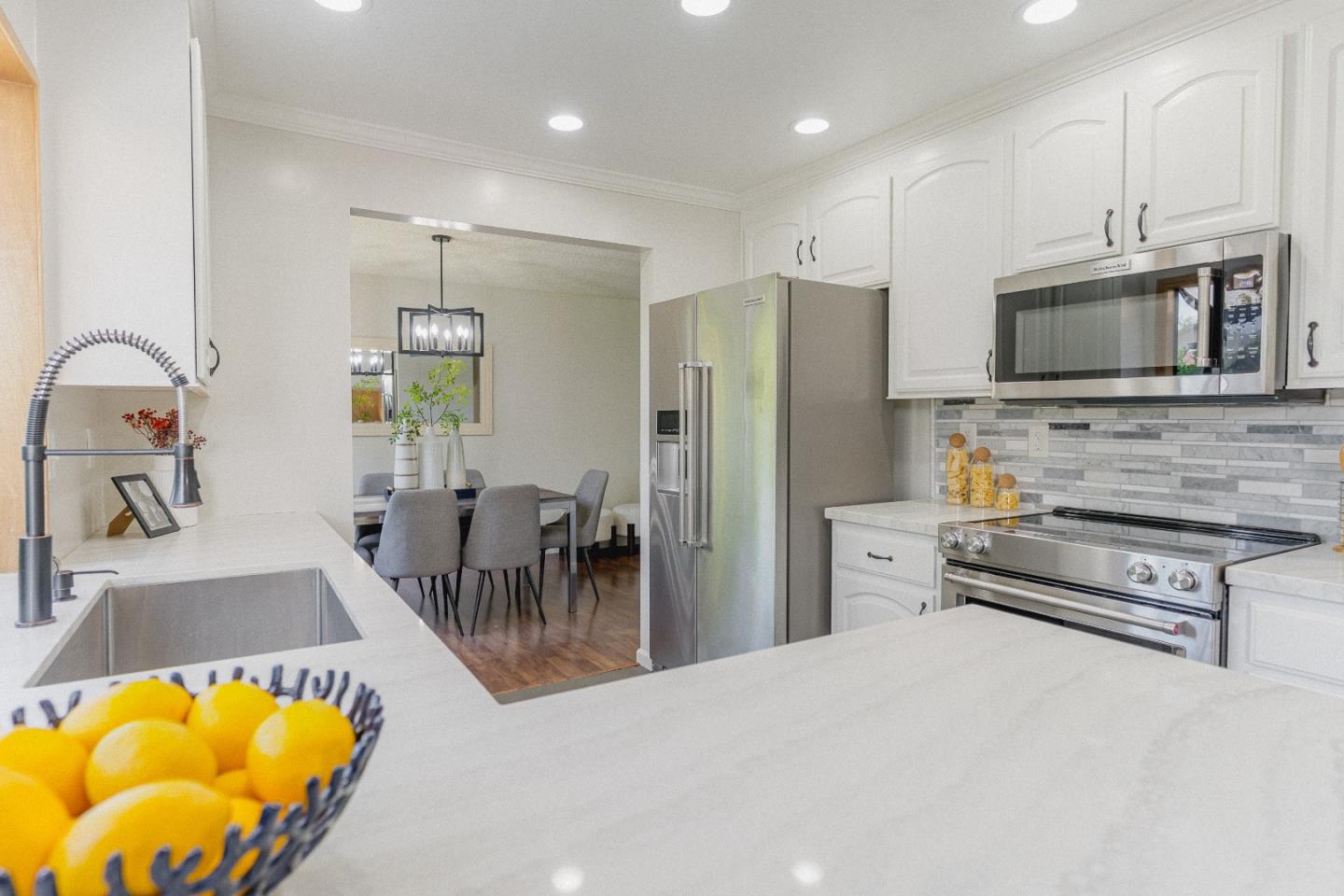 Detail Gallery Image 24 of 61 For 412 Bluefield Dr, San Jose,  CA 95136 - 4 Beds | 2/1 Baths