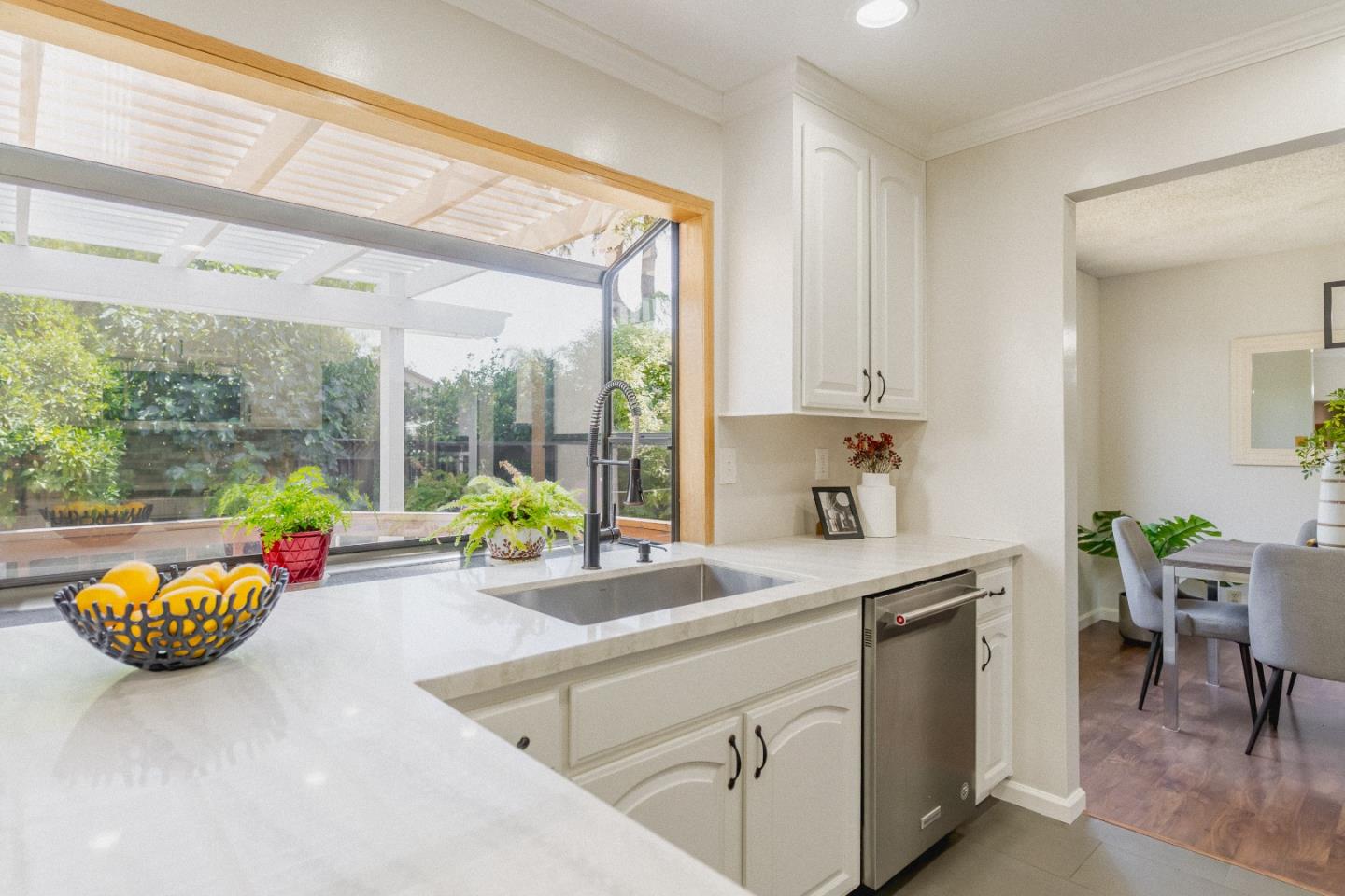 Detail Gallery Image 25 of 61 For 412 Bluefield Dr, San Jose,  CA 95136 - 4 Beds | 2/1 Baths