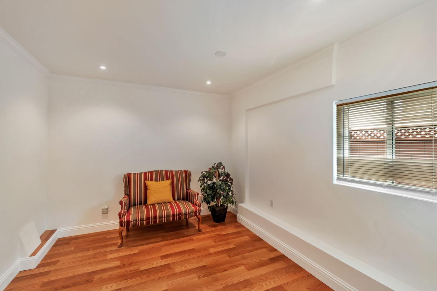Detail Gallery Image 20 of 45 For 803 Thornhill Dr, Daly City,  CA 94015 - 3 Beds | 1 Baths