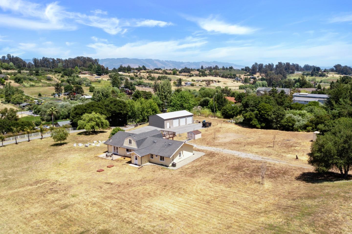 Detail Gallery Image 7 of 38 For 490 Carson Ln, Watsonville,  CA 95076 - 2 Beds | 1 Baths