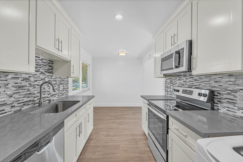 Detail Gallery Image 6 of 19 For 1815 Bucknall Rd, Campbell,  CA 95008 - 6 Beds | 3 Baths