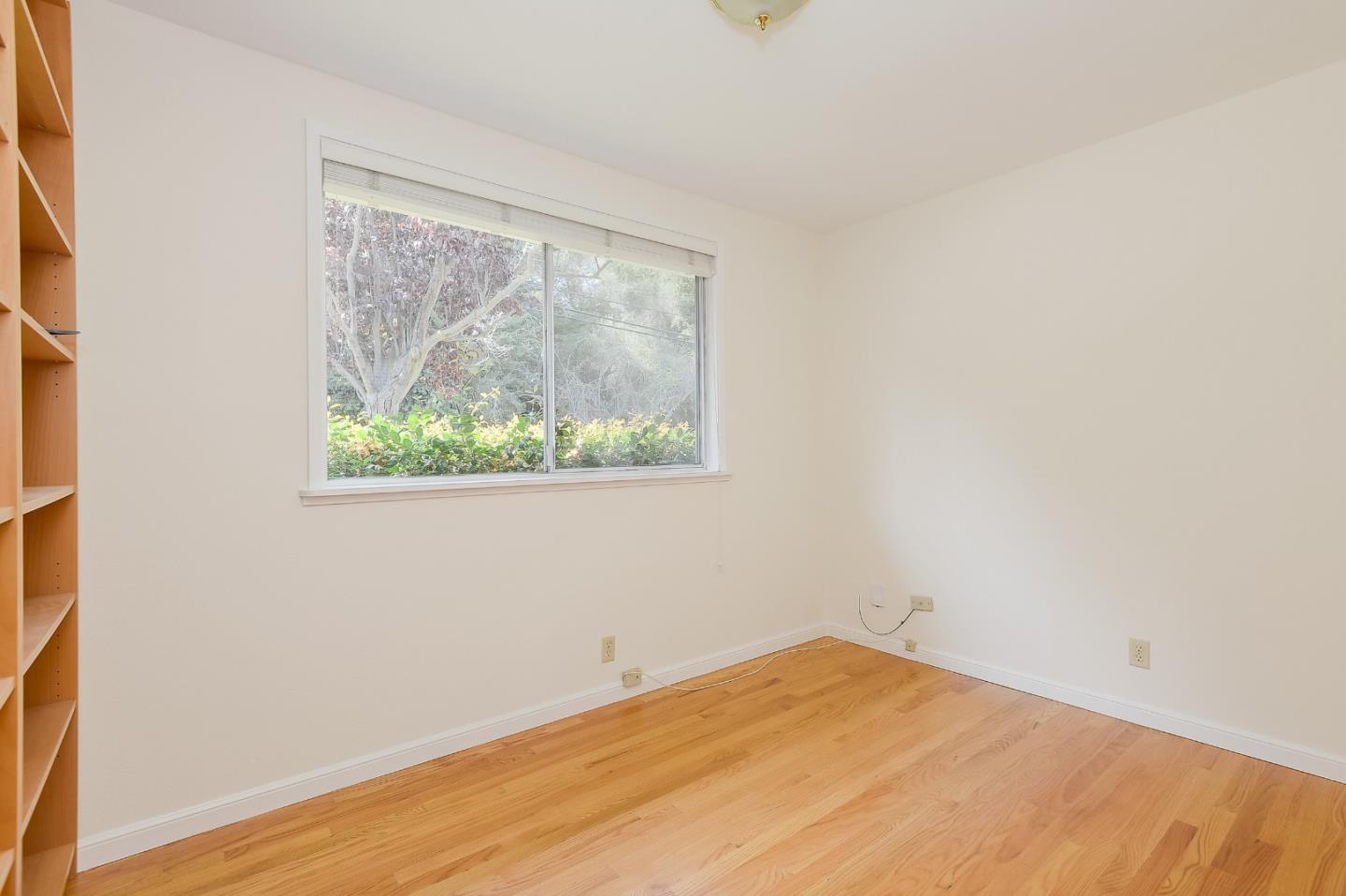 Detail Gallery Image 10 of 25 For 260 Santa Monica Ave, Menlo Park,  CA 94025 - 3 Beds | 2 Baths