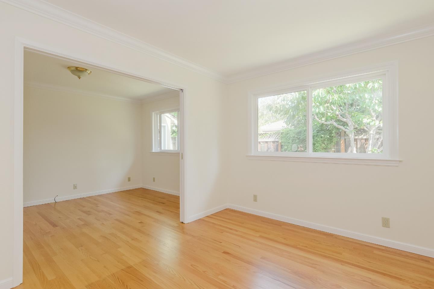 Detail Gallery Image 11 of 25 For 260 Santa Monica Ave, Menlo Park,  CA 94025 - 3 Beds | 2 Baths
