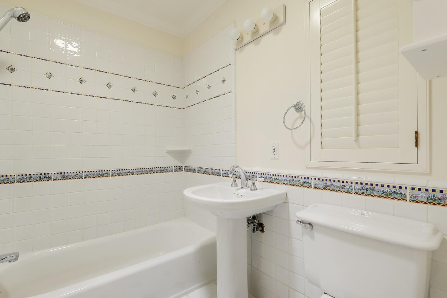 Detail Gallery Image 12 of 25 For 260 Santa Monica Ave, Menlo Park,  CA 94025 - 3 Beds | 2 Baths