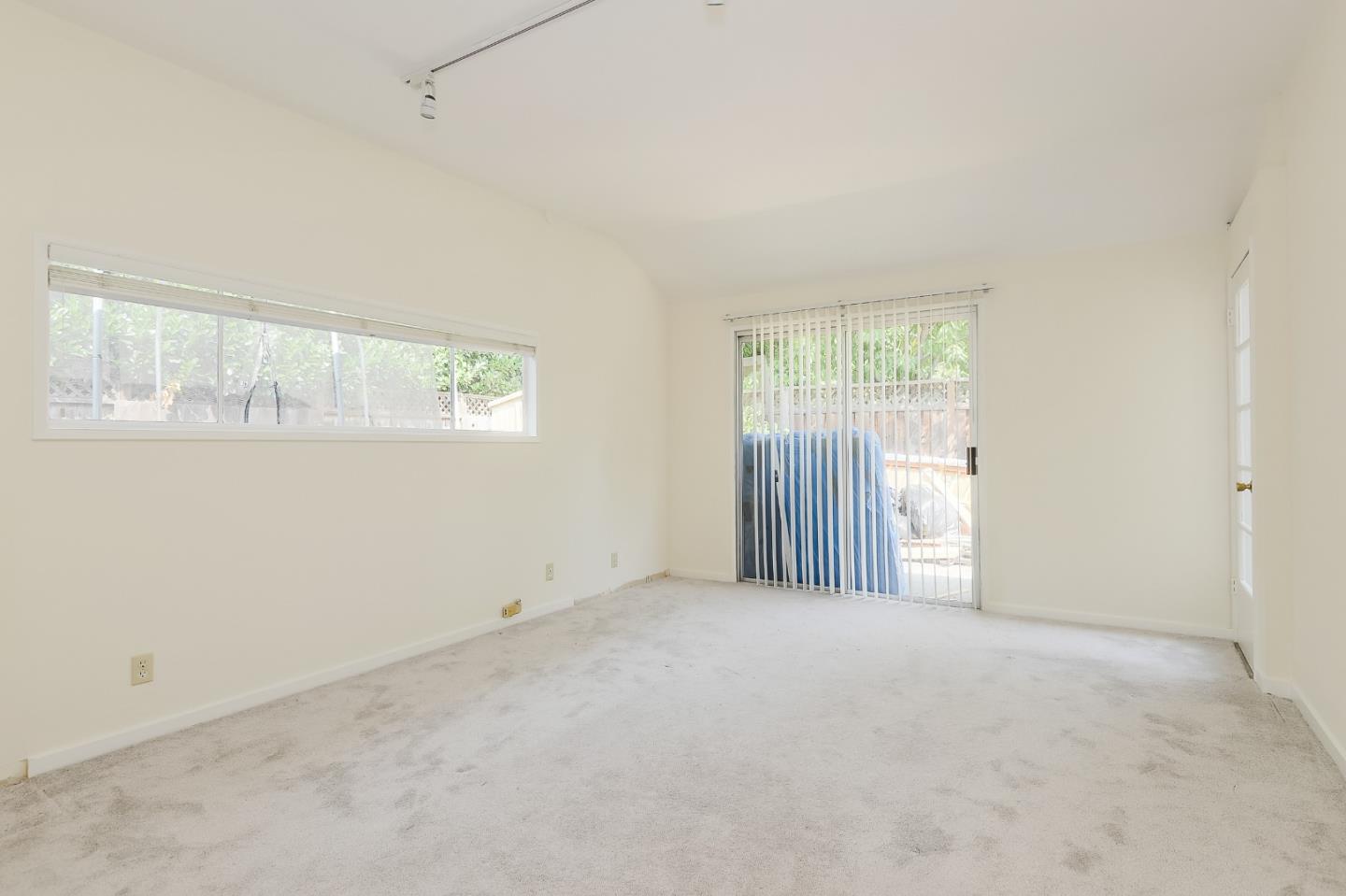 Detail Gallery Image 13 of 25 For 260 Santa Monica Ave, Menlo Park,  CA 94025 - 3 Beds | 2 Baths